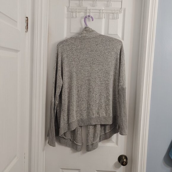 oversized light grey shrug - Picture 2 of 4